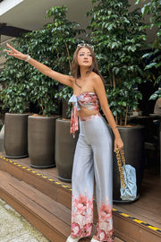 Model wearing Anairs Bandeau Co-ord Pants Set in Blue Garden