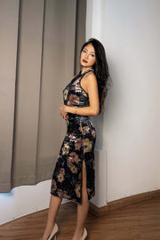 Sans Floral Velvet Midi Qipao (Size M & L on Backorder)